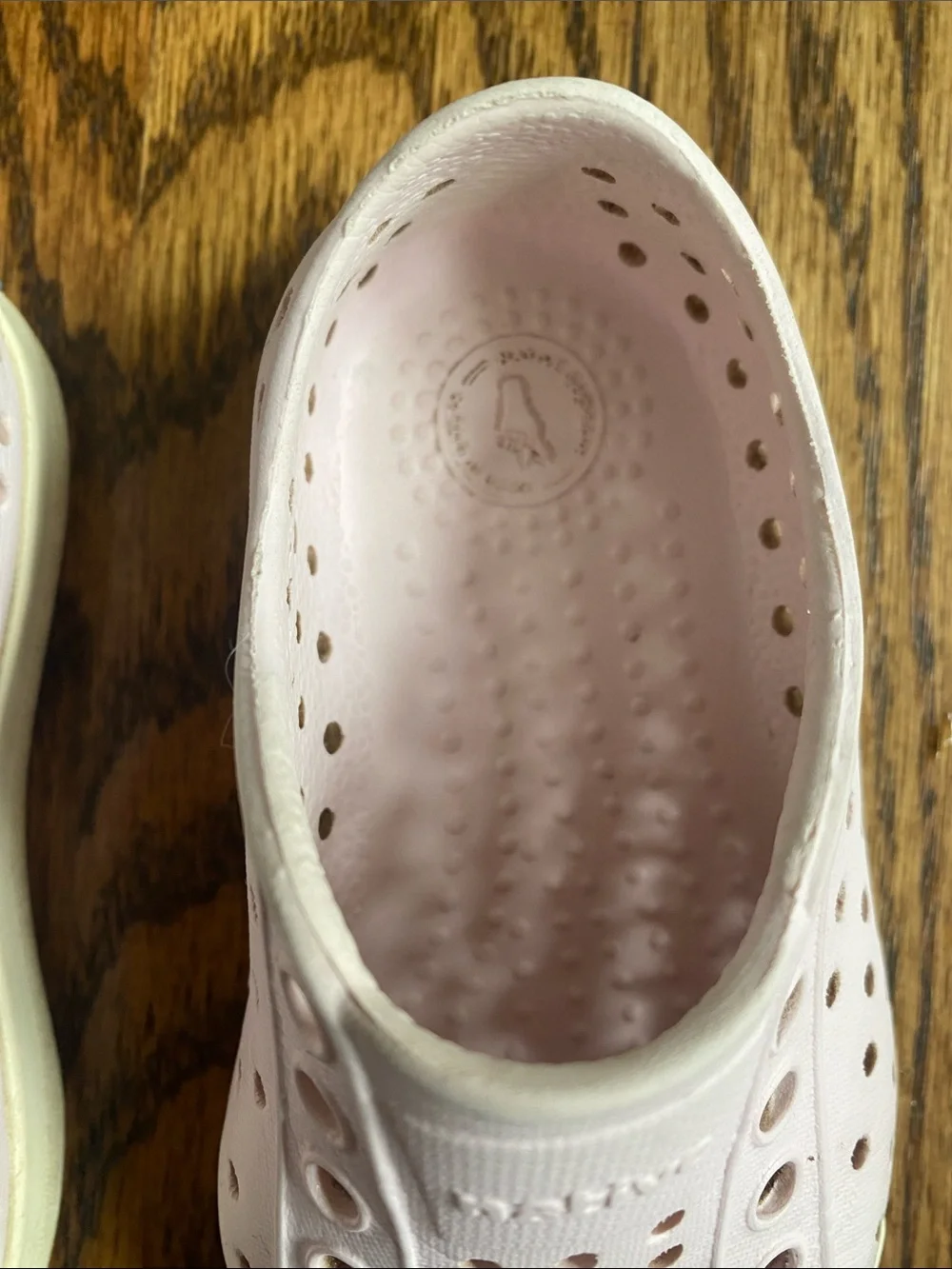 Kids’ Native Jefferson pink/cream slip on sneakers, size 6. Great condition.